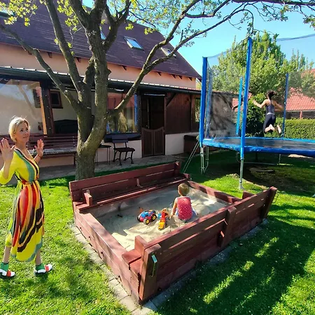 Agami T * Pavčina Lehota